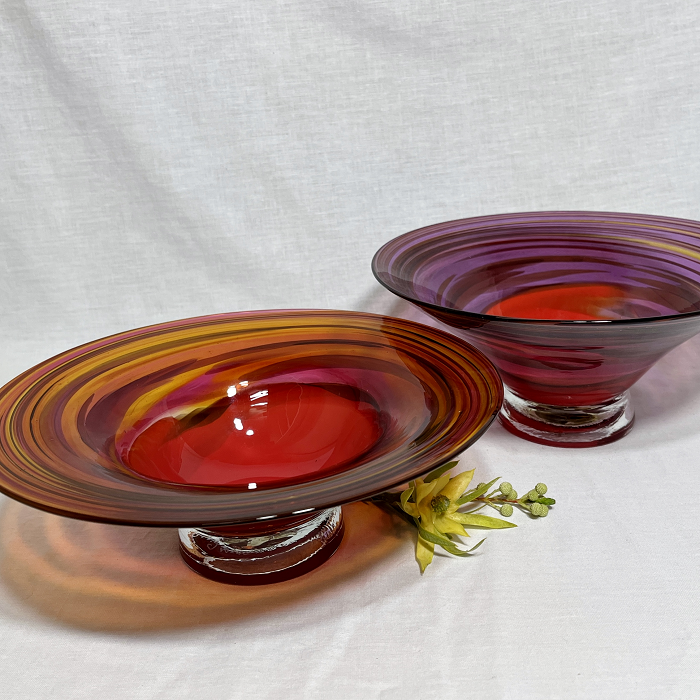 James McMurtrie Small glass bowl Australian artist Town & Country Gallery Yarragon Gippsland