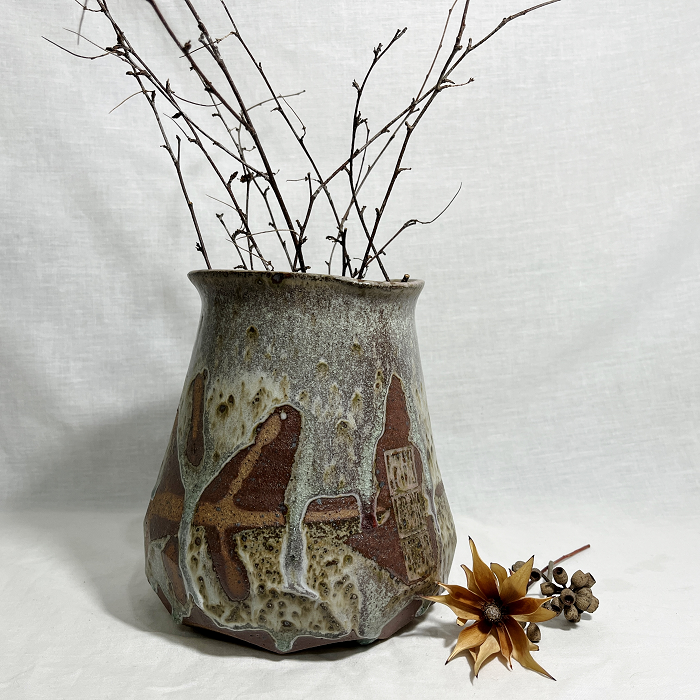 Minna Graham Freckled medium vase Australian ceramic artist Town & Country Gallery Gippsland