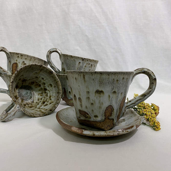 Minna Graham Freckled mugs with handles