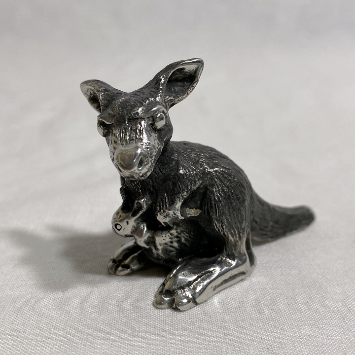 Rob Mitchell Wallaby Artesia pewter Wallaby Australian sculpture artist Town & Country Gallery Yarragon Gippsland